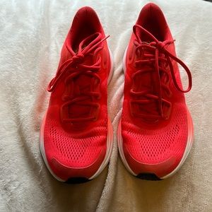 Lululemon bliss feel running shoe